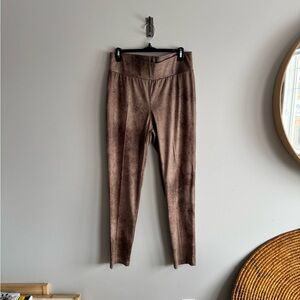 Frank Lyman Suede-Style Leggings